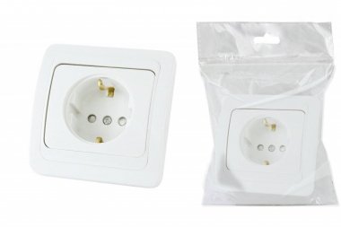 Фотография товара 'Tdm Розетка 2П+З 16А c защитными шторками SQ1804-0028'