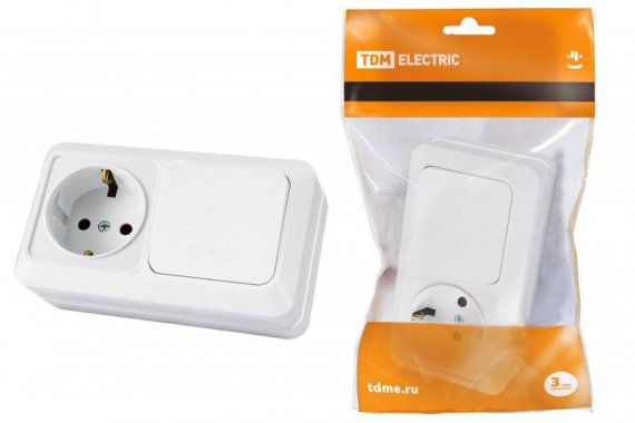 Фотография товара 'Tdm Блок комбинированный выкл. 1-кл. 10А + розетка 2П+З 16А 250В БКВР IP20 SQ1801-0101'