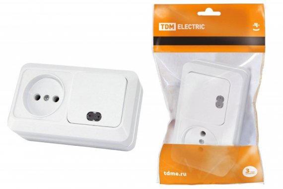 Фотография товара 'Tdm Блок комбинированный выкл. 1-кл. с/п 10А + розетка 2П 10А 250В БКВР IP20 SQ1801-0107'