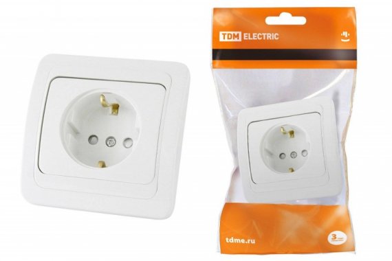 Фотография товара 'Tdm Розетка 2П+З 16А c защитными шторками SQ1804-0024'